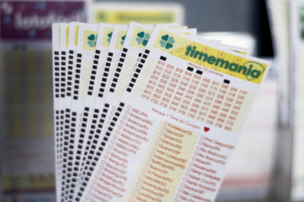 vários bilhetes Timemania Imagem com vários bilhetes Timemania