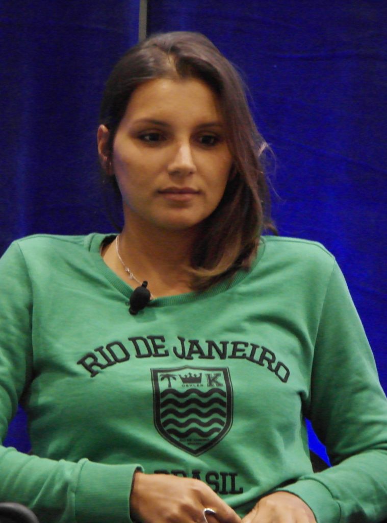 Maya Gabeira Imagem com Maya Gabeira