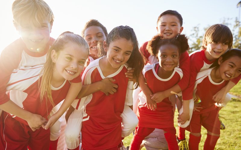 Benefícios sociais e econômicos do esporte para a saúde Imagem com Benefícios sociais e econômicos do esporte para a saúde